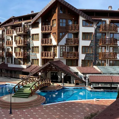 Belvedere Pool View Apartment 5 Min Walk To Gondola